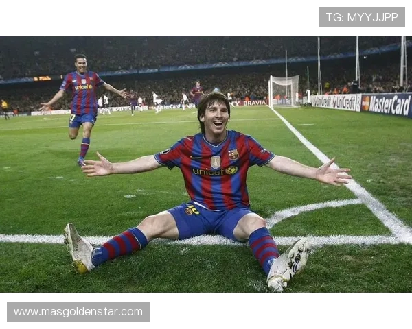 画一道彩虹!梅西优雅不停球搓射 欧冠已破40队大门